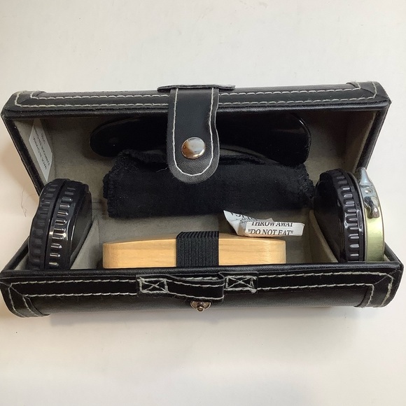 BUFFALO DAVID BITTON 5-piece Shoe Care Kit - Picture 3 of 6